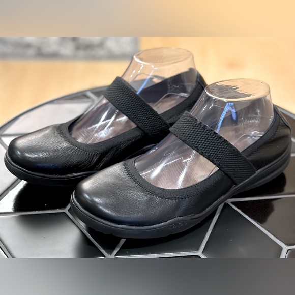 Taos Footwear Bandana 2 Slip-On Leather Mary Janes, Size 8 - Picture 2 of 13